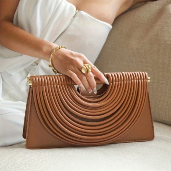 Elegant Silver Clutch Bag - Picture 6 of 16